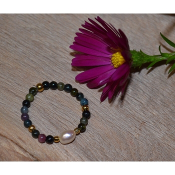 Pierścionek z kolorowym turmalinem i perłą